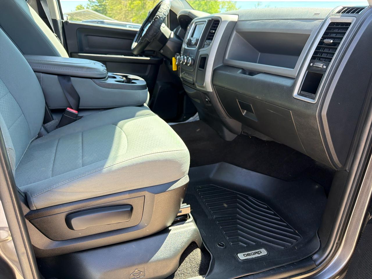 RAM 1500 4WD Crew Cab 140.5" Tradesman 2016
