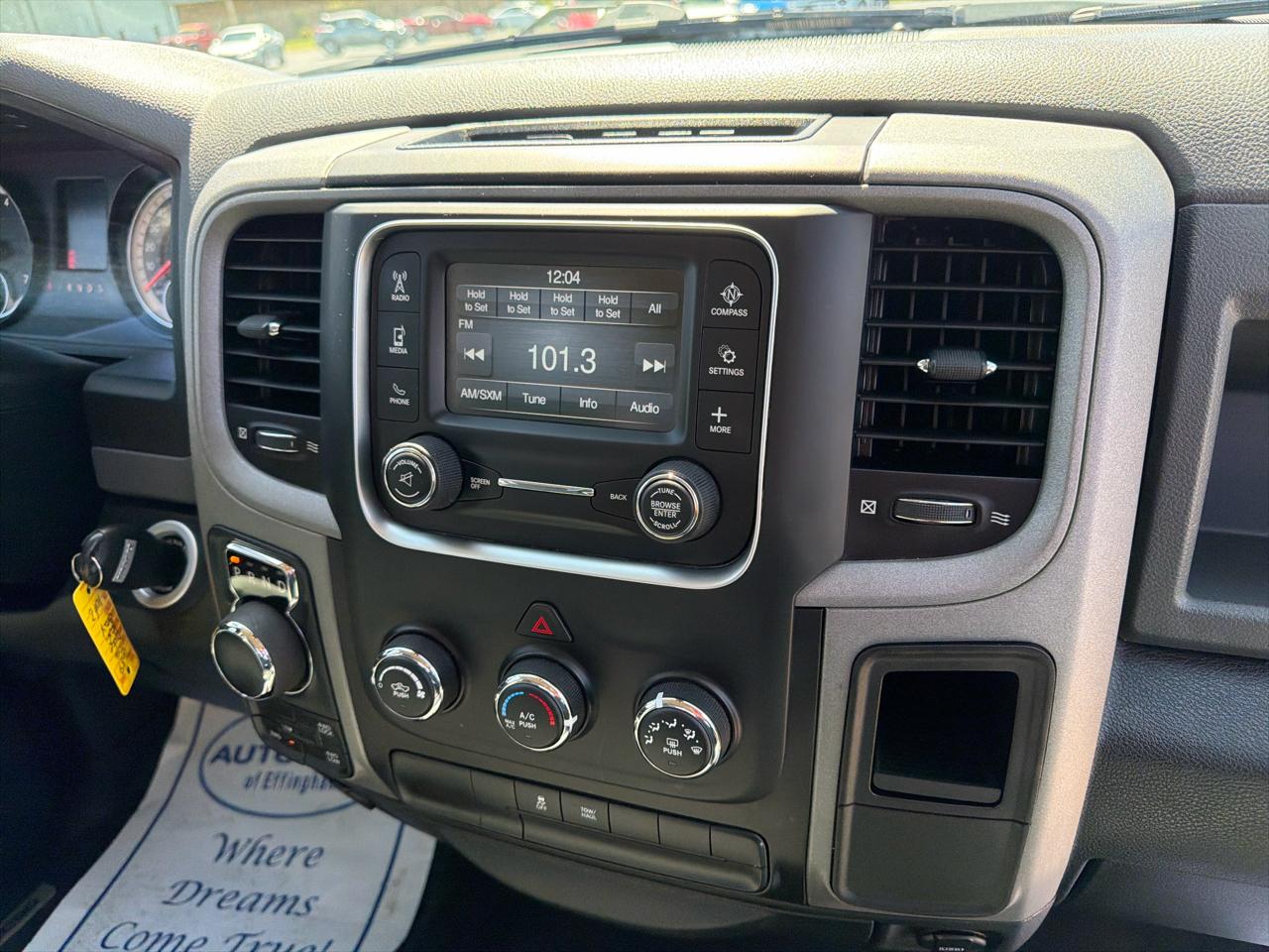 RAM 1500 4WD Crew Cab 140.5" Tradesman 2016