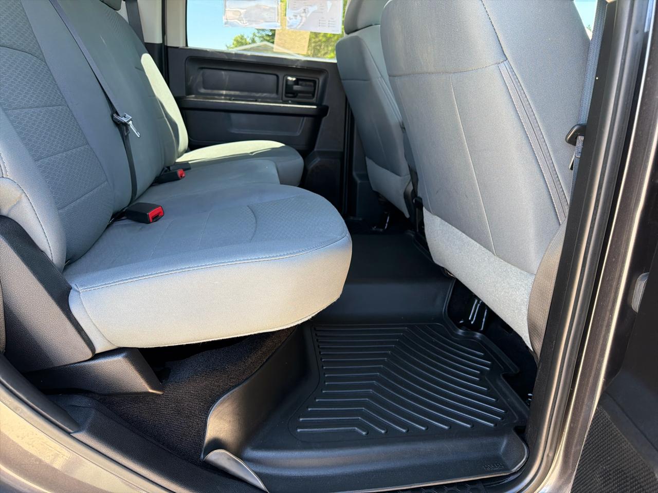 RAM 1500 4WD Crew Cab 140.5" Tradesman 2016
