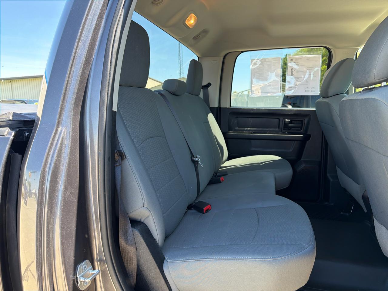 RAM 1500 4WD Crew Cab 140.5" Tradesman 2016