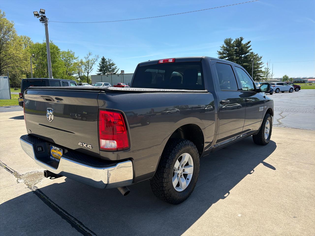 RAM 1500 4WD Crew Cab 140.5" Tradesman 2016