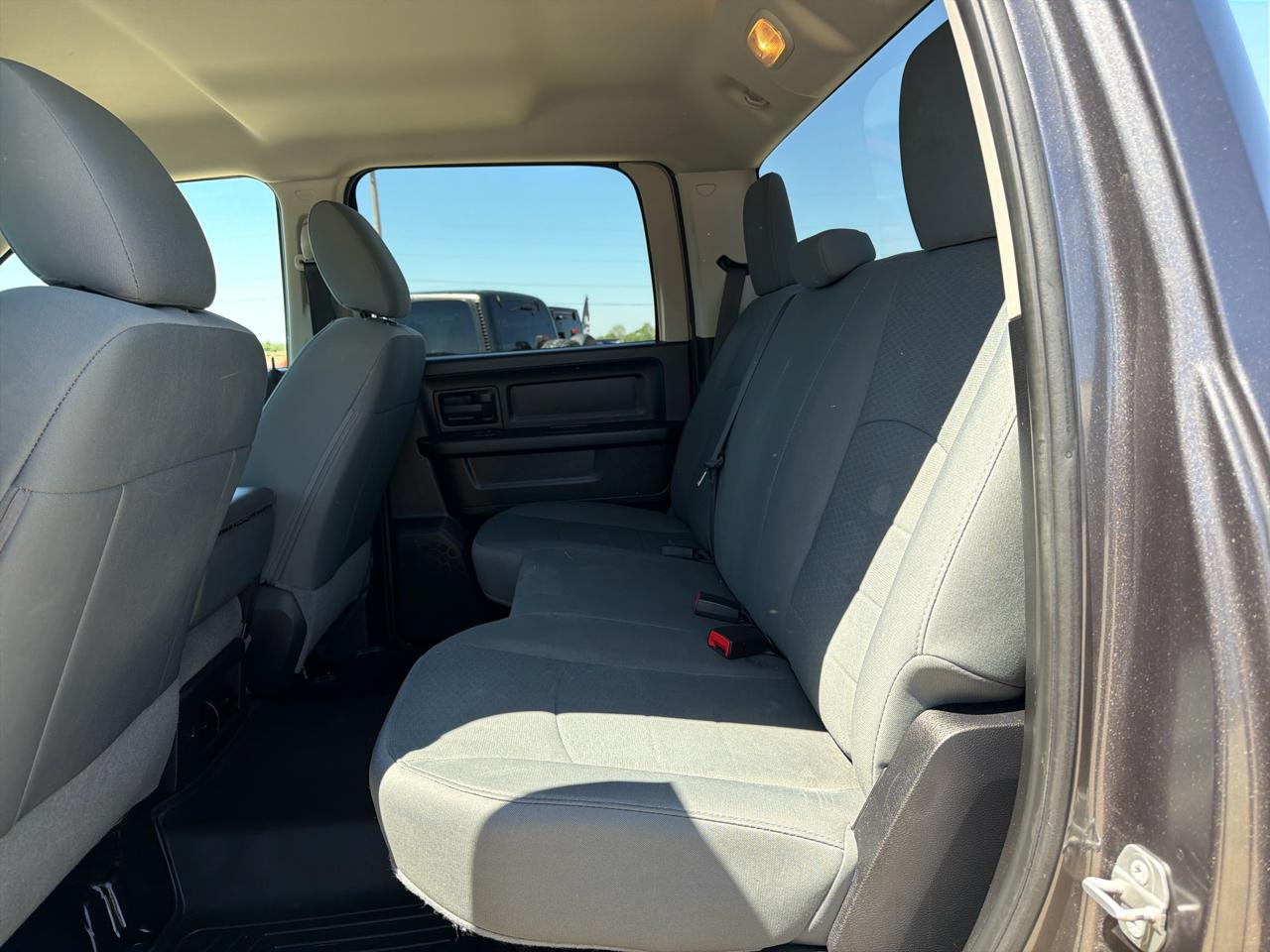 RAM 1500 4WD Crew Cab 140.5" Tradesman 2016