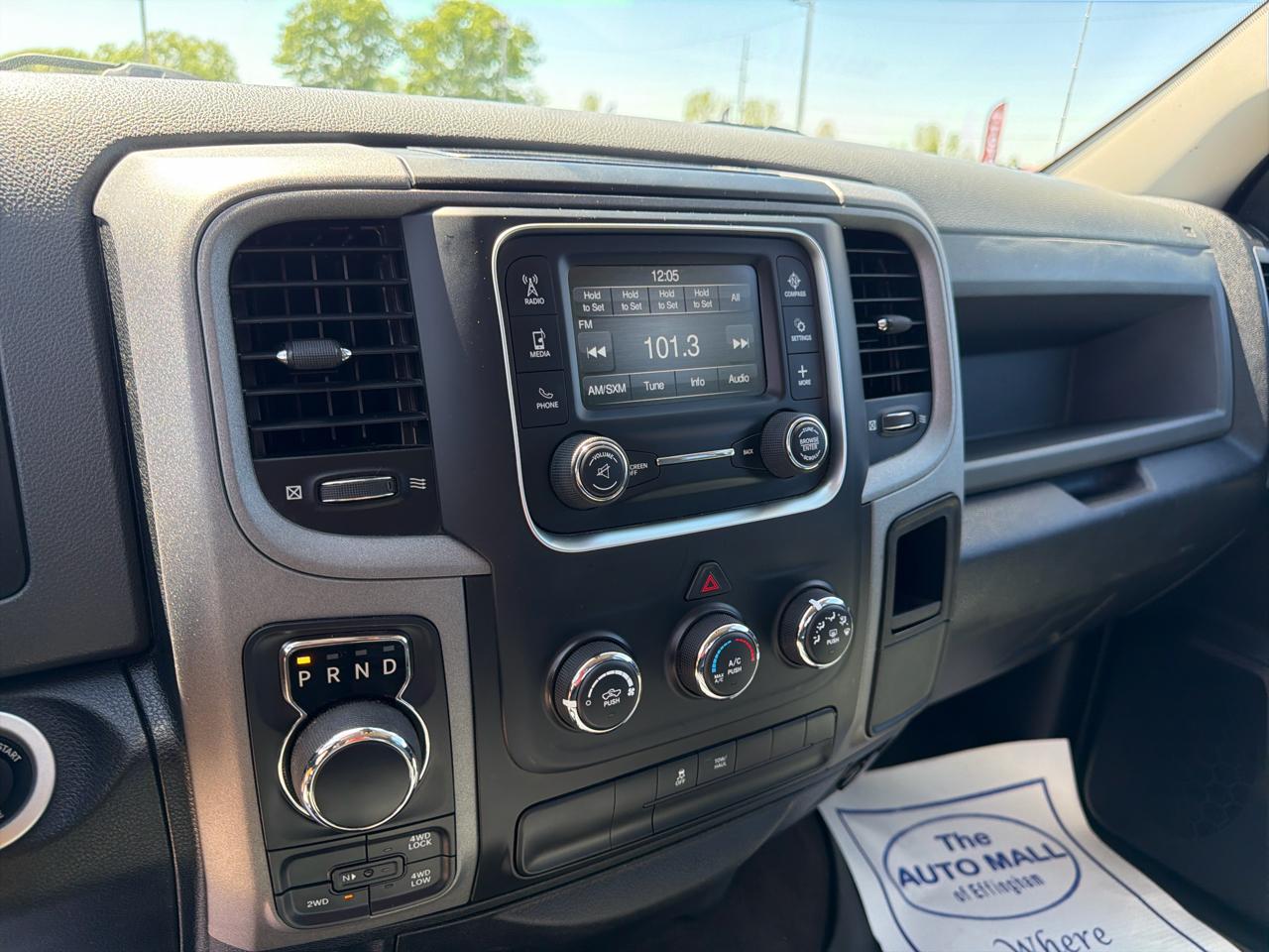 RAM 1500 4WD Crew Cab 140.5" Tradesman 2016