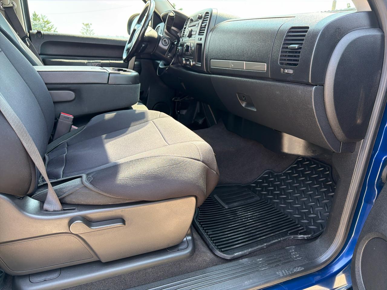 Chevrolet Silverado 1500 4WD Crew Cab 143.5" LT 2012