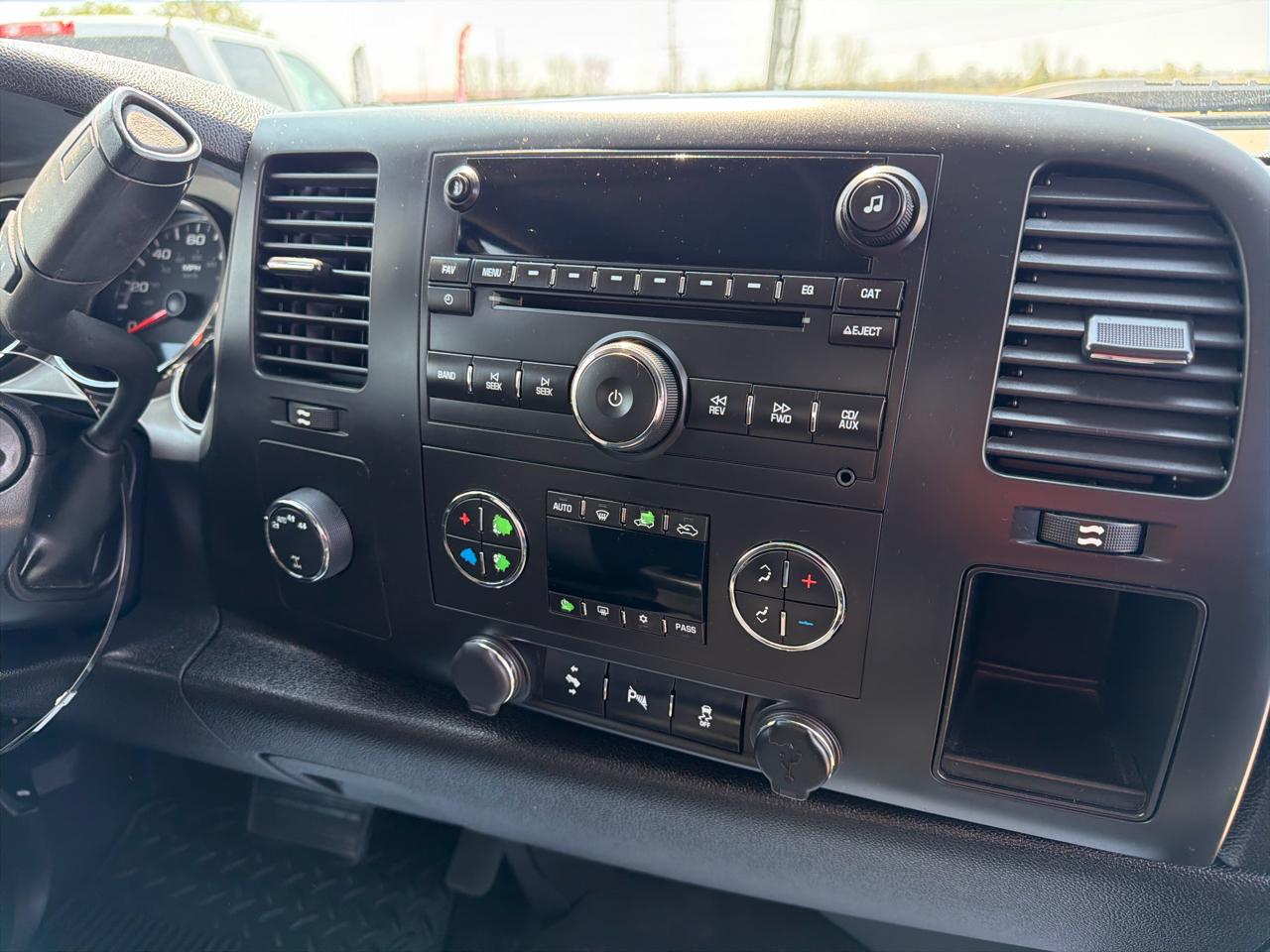 Chevrolet Silverado 1500 4WD Crew Cab 143.5" LT 2012