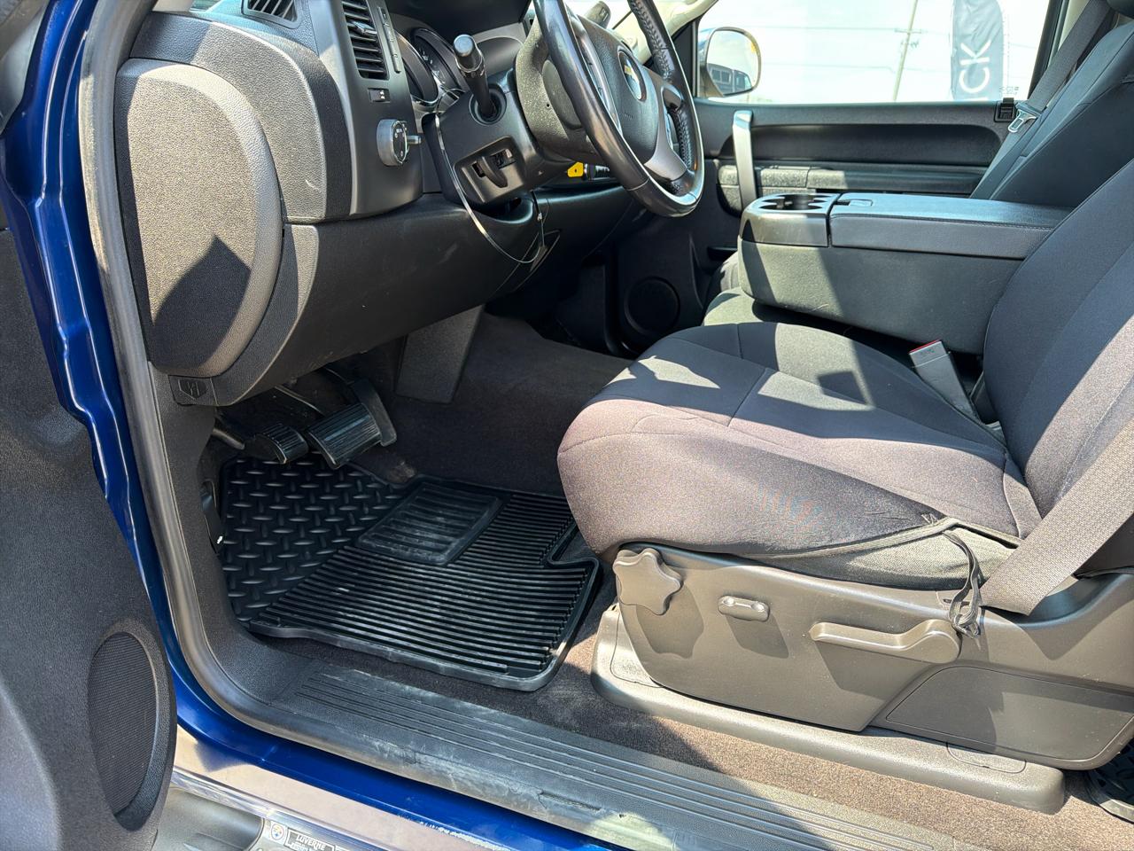 Chevrolet Silverado 1500 4WD Crew Cab 143.5" LT 2012