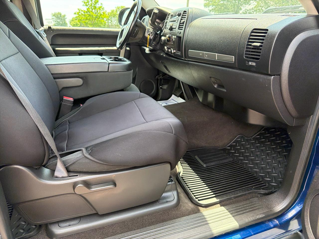 Chevrolet Silverado 1500 4WD Crew Cab 143.5" LT 2012