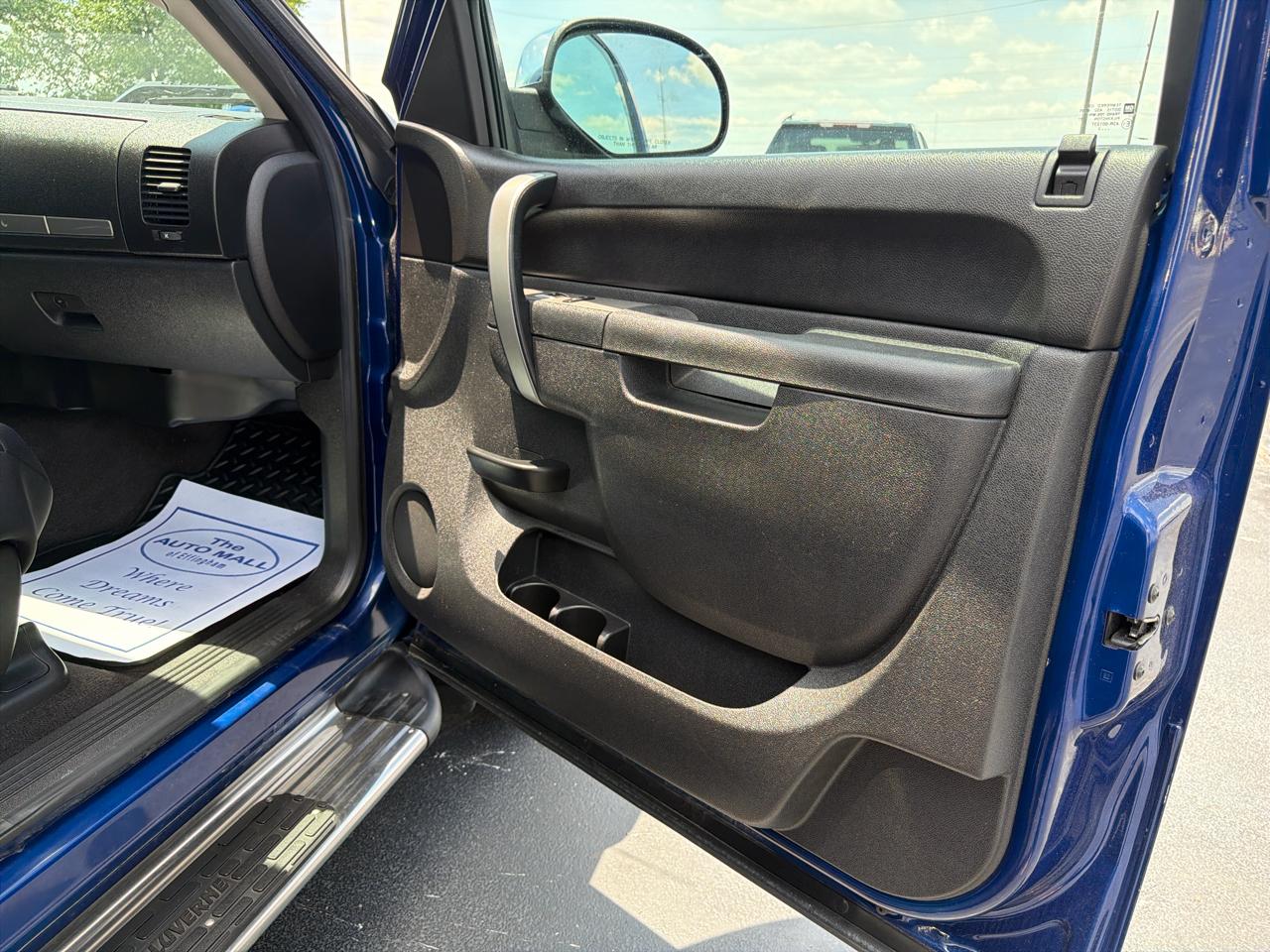 Chevrolet Silverado 1500 4WD Crew Cab 143.5" LT 2012