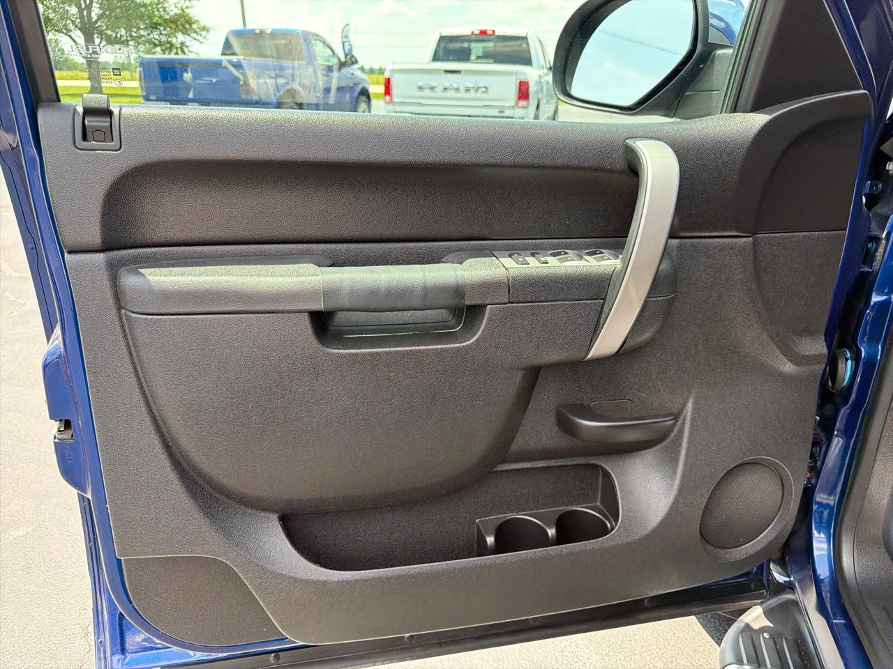 Chevrolet Silverado 1500 4WD Crew Cab 143.5" LT 2012