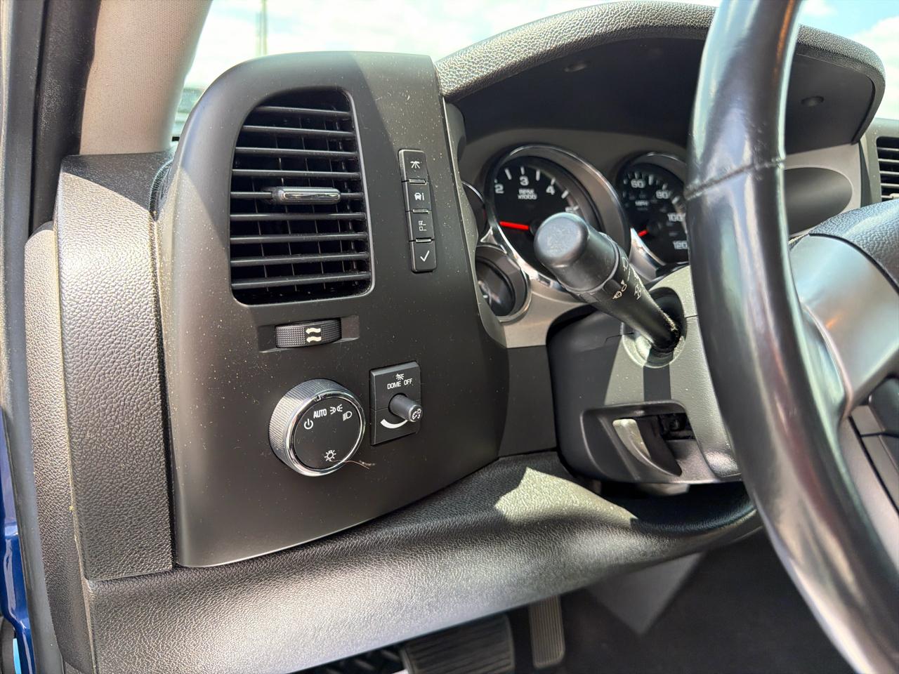 Chevrolet Silverado 1500 4WD Crew Cab 143.5" LT 2012
