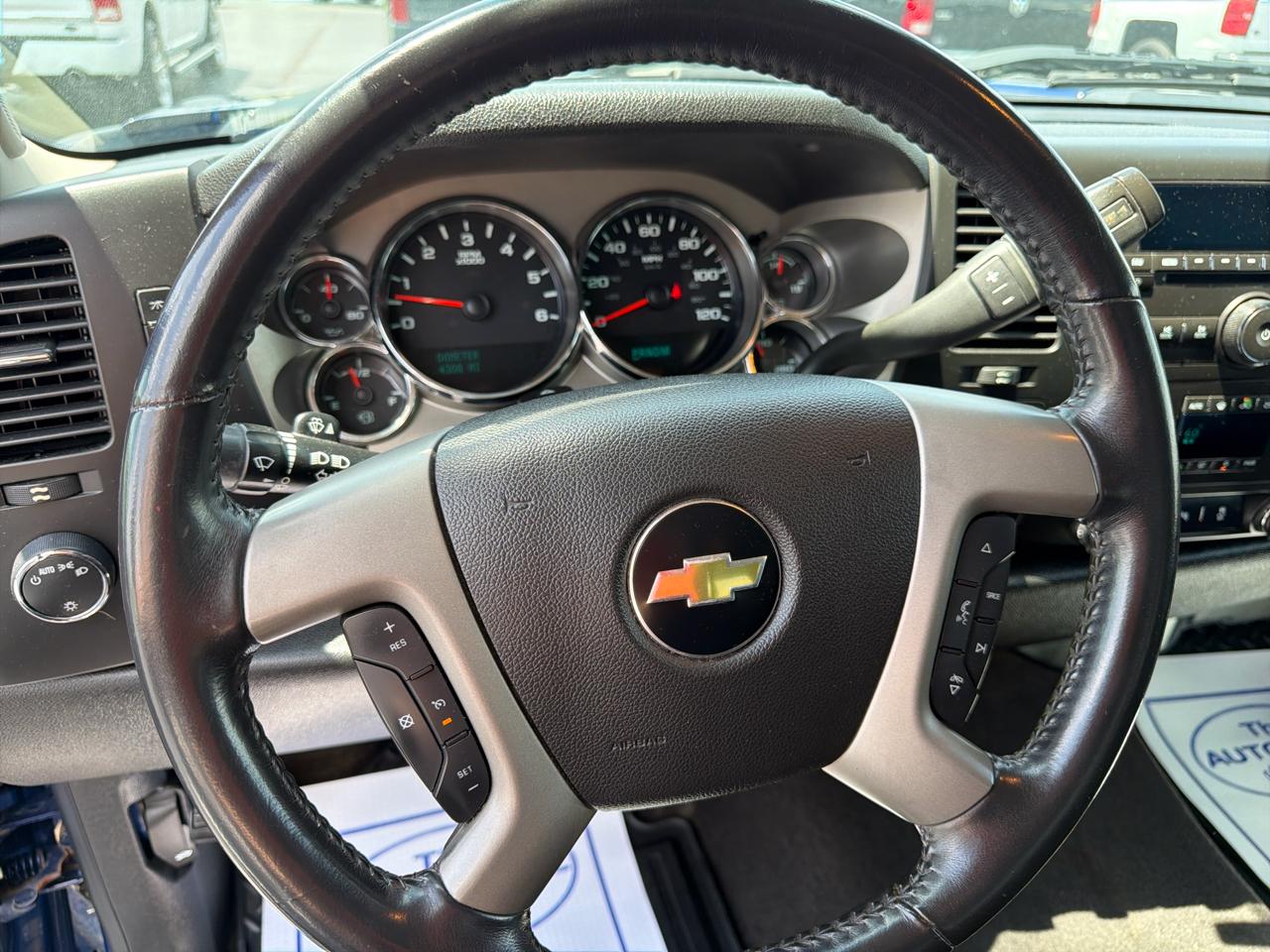 Chevrolet Silverado 1500 4WD Crew Cab 143.5" LT 2012