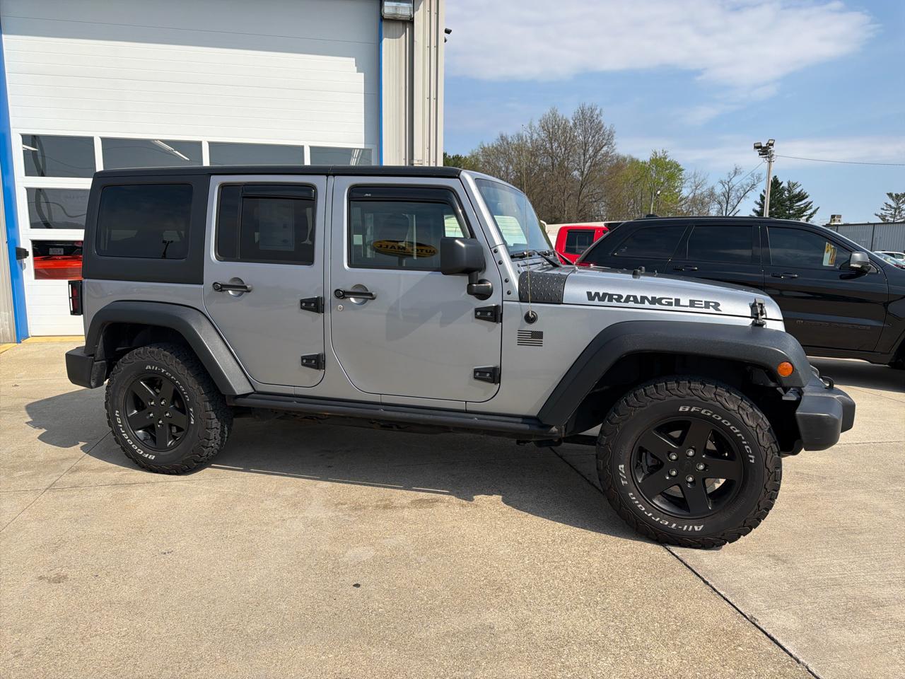 Jeep Wrangler Unlimited 4WD 4dr Black Bear *Ltd Avail* 2016