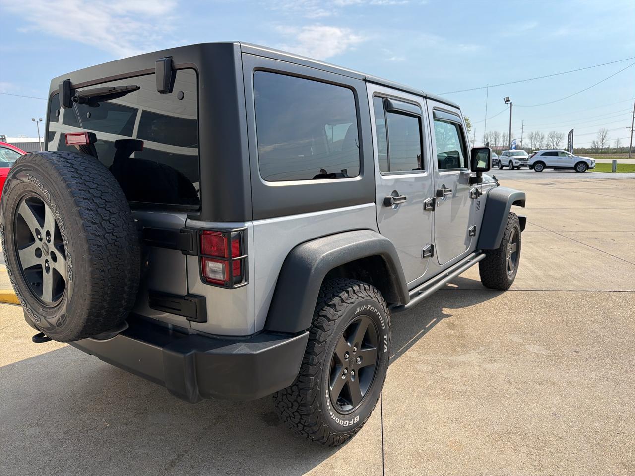 Jeep Wrangler Unlimited 4WD 4dr Black Bear *Ltd Avail* 2016