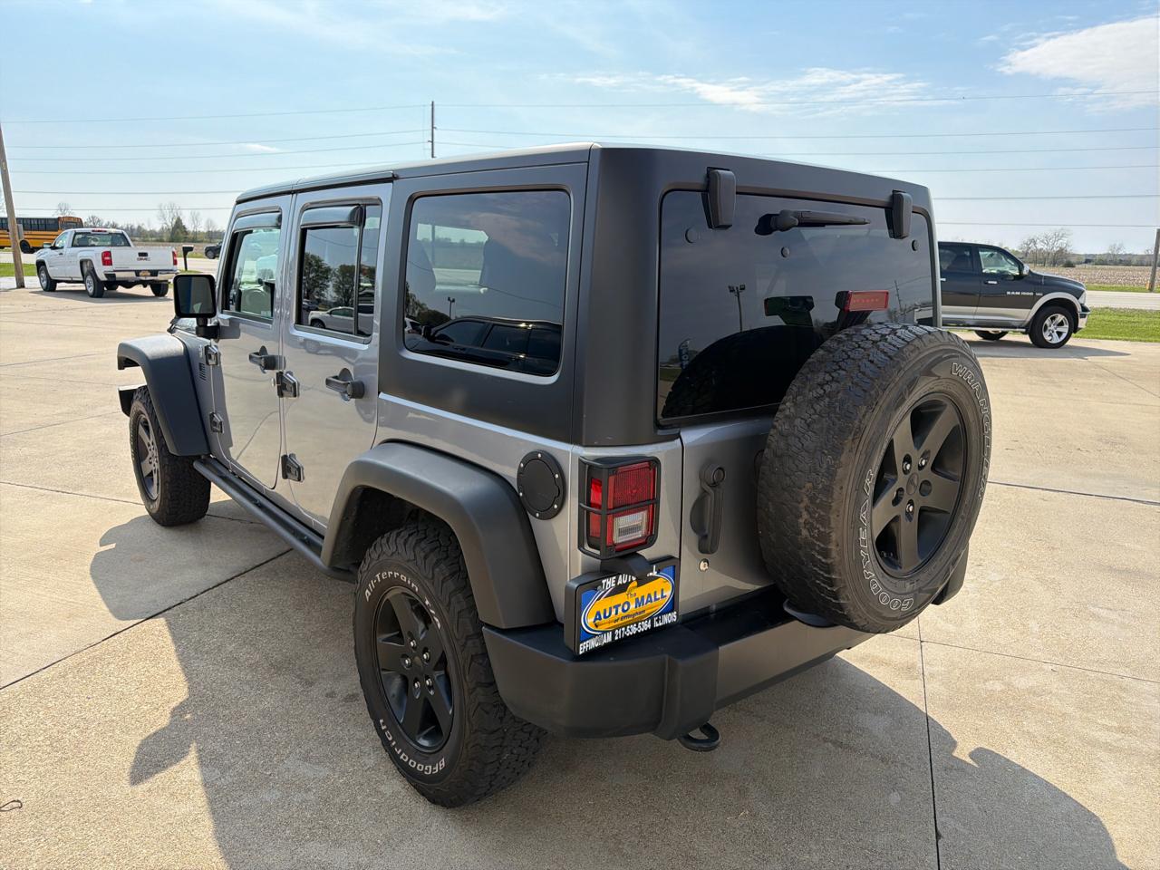 Jeep Wrangler Unlimited 4WD 4dr Black Bear *Ltd Avail* 2016