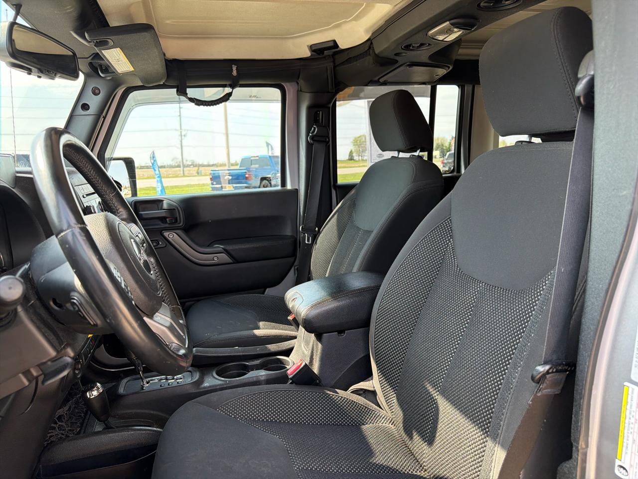 Jeep Wrangler Unlimited 4WD 4dr Black Bear *Ltd Avail* 2016