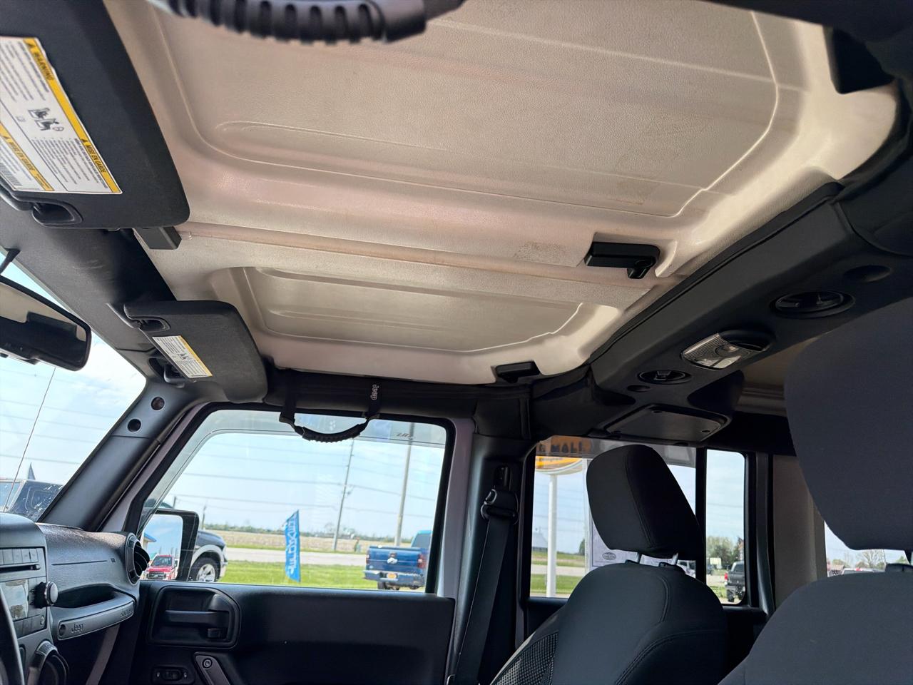 Jeep Wrangler Unlimited 4WD 4dr Black Bear *Ltd Avail* 2016