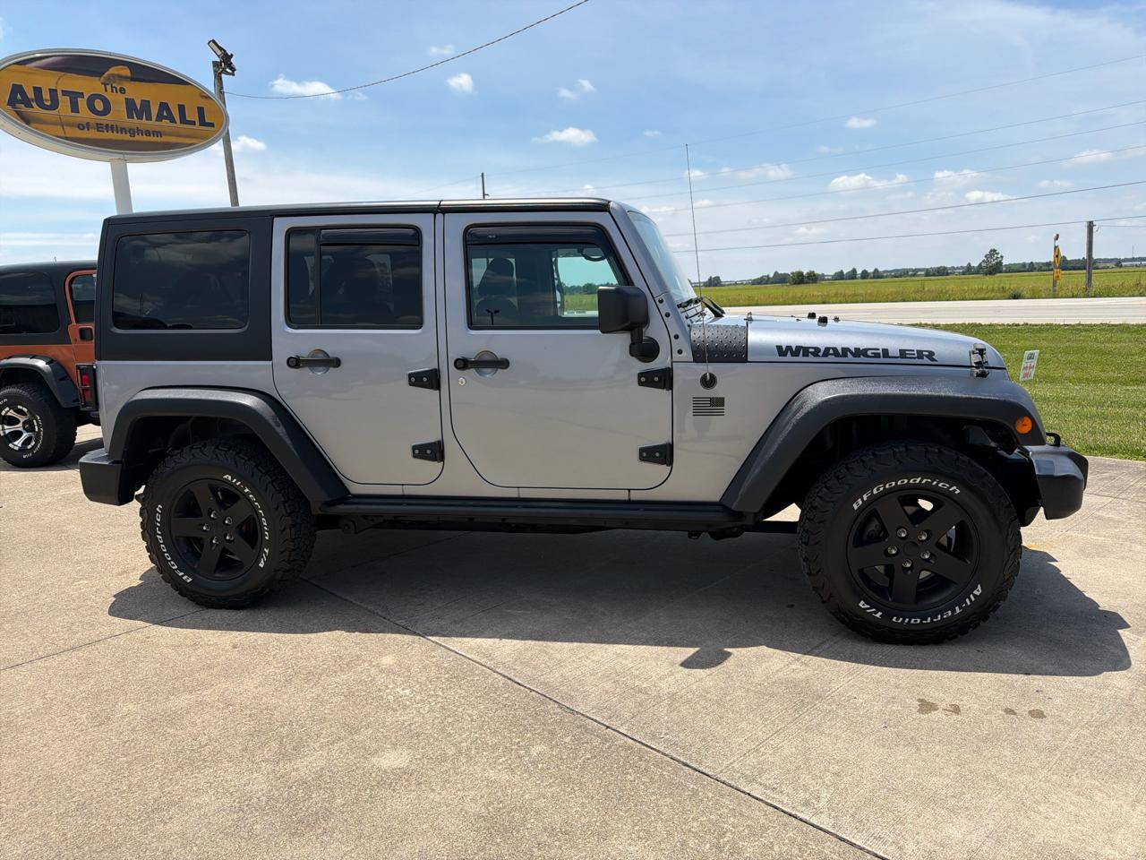Jeep Wrangler Unlimited 4WD 4dr Black Bear *Ltd Avail* 2016