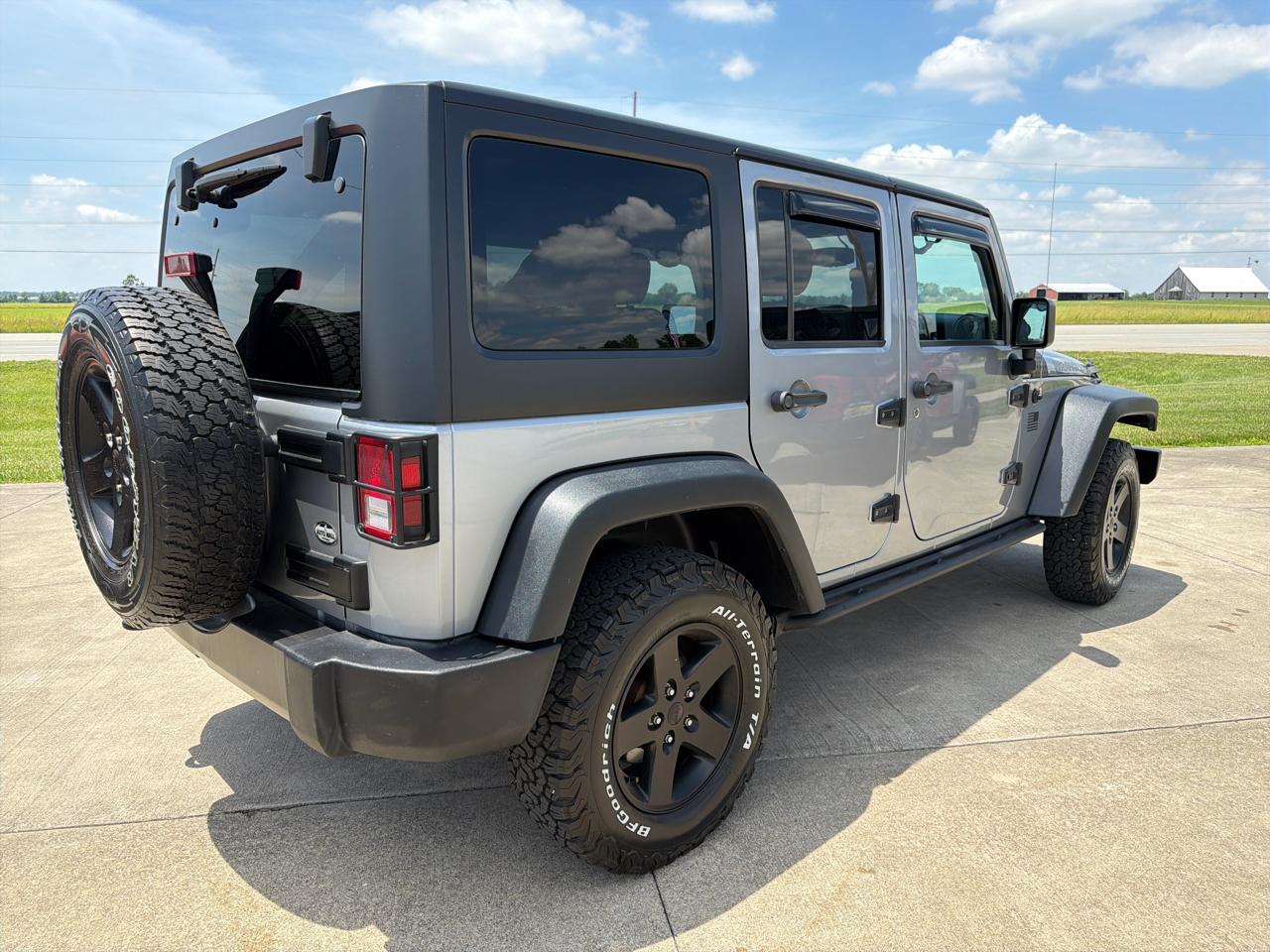 Jeep Wrangler Unlimited 4WD 4dr Black Bear *Ltd Avail* 2016