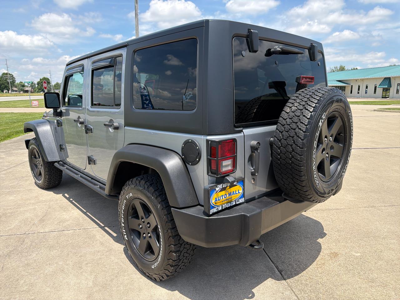 Jeep Wrangler Unlimited 4WD 4dr Black Bear *Ltd Avail* 2016