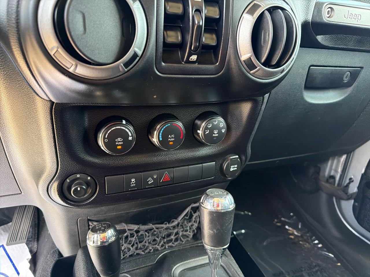 Jeep Wrangler Unlimited 4WD 4dr Black Bear *Ltd Avail* 2016