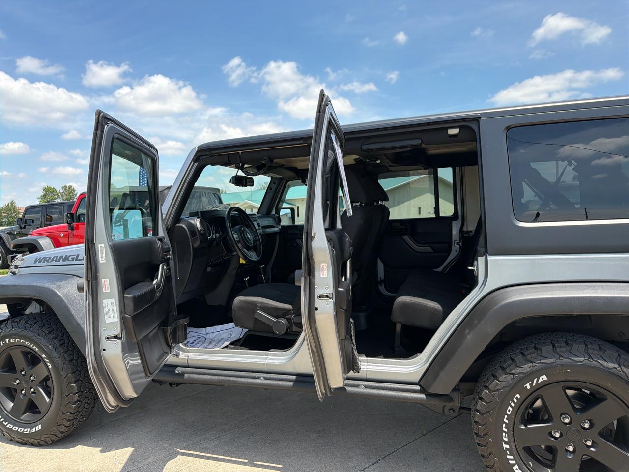 Jeep Wrangler Unlimited 4WD 4dr Black Bear *Ltd Avail* 2016