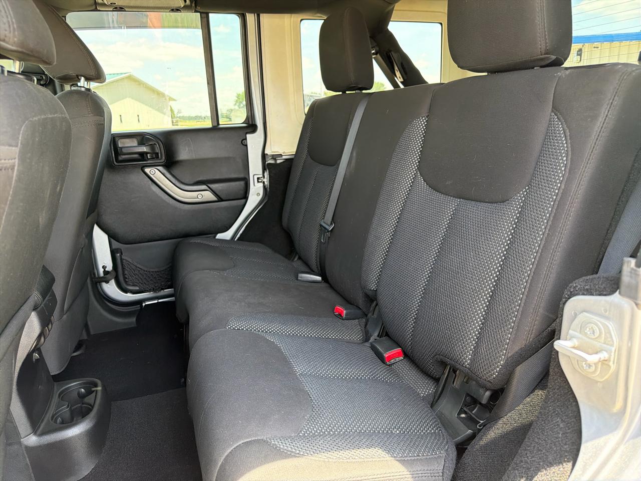 Jeep Wrangler Unlimited 4WD 4dr Black Bear *Ltd Avail* 2016