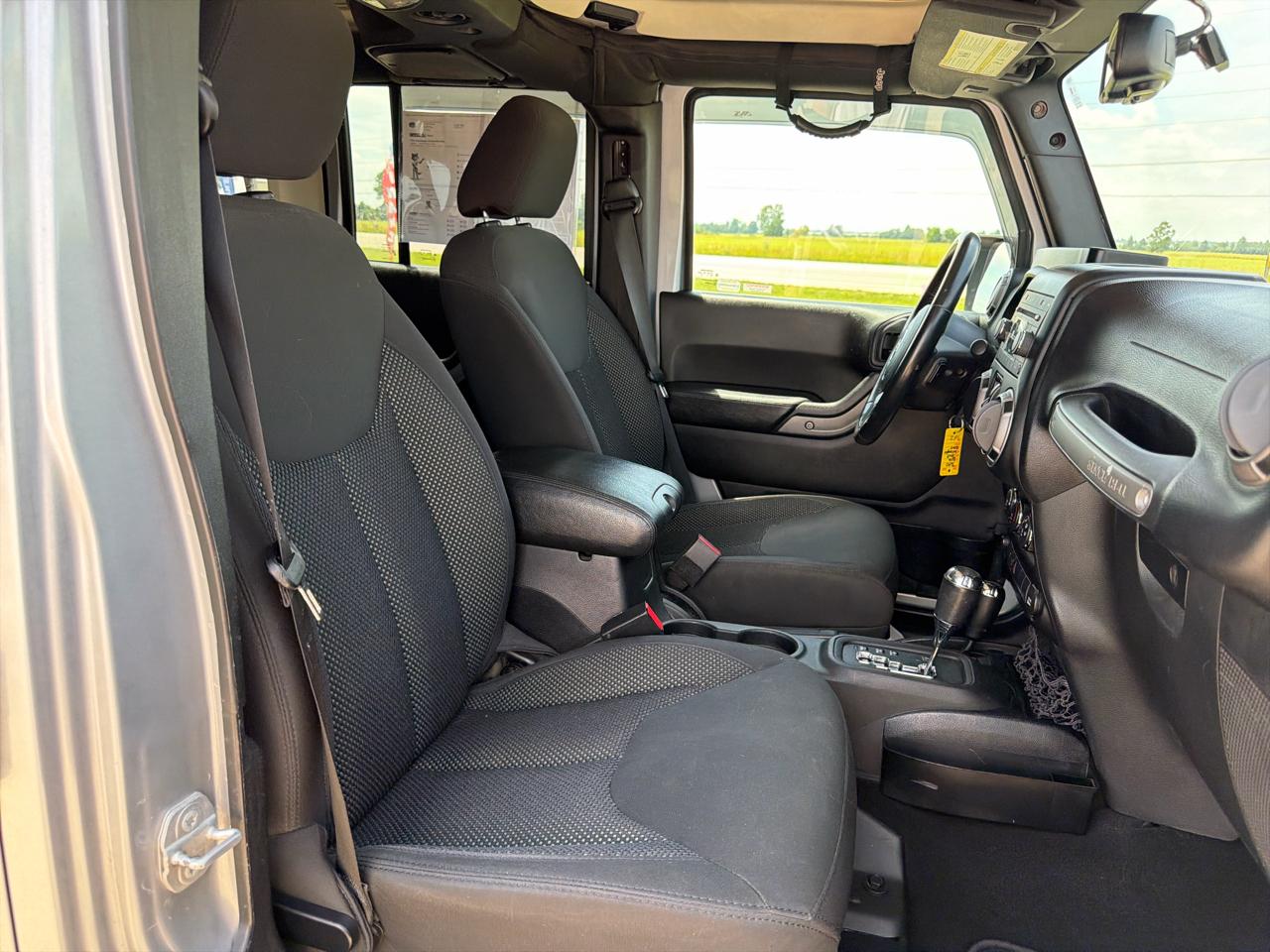 Jeep Wrangler Unlimited 4WD 4dr Black Bear *Ltd Avail* 2016