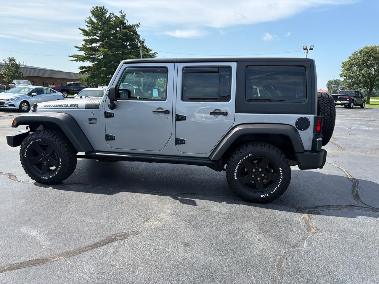 Jeep Wrangler Unlimited 4WD 4dr Black Bear *Ltd Avail* 2016