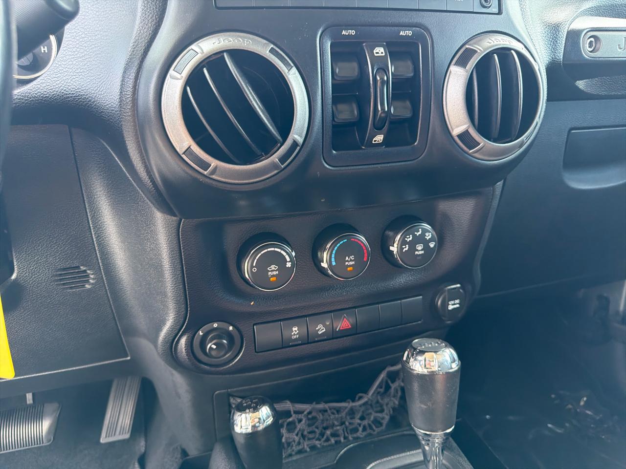 Jeep Wrangler Unlimited 4WD 4dr Black Bear *Ltd Avail* 2016