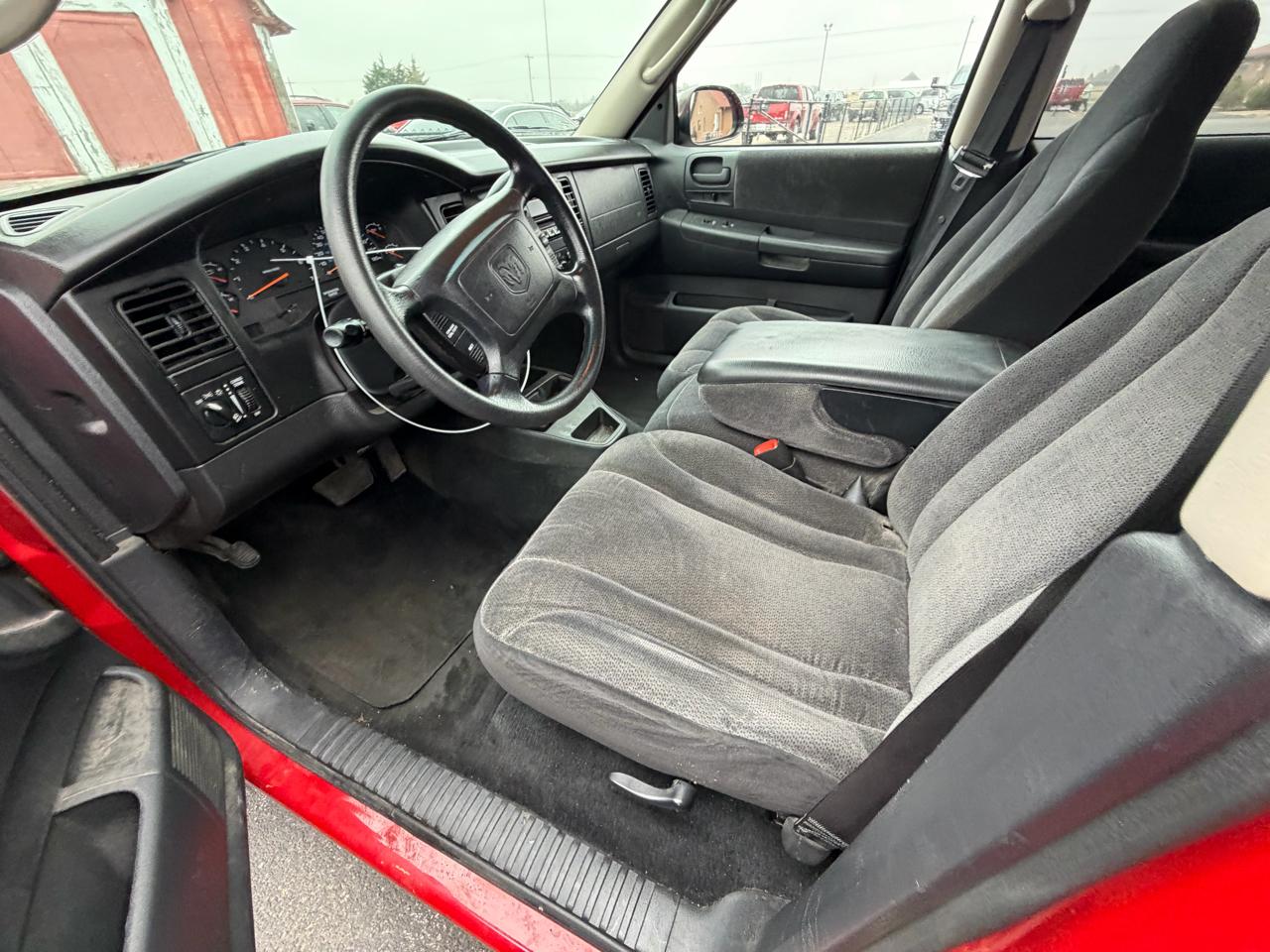 Dodge Dakota Quad Cab 131" WB 4WD SLT 2002