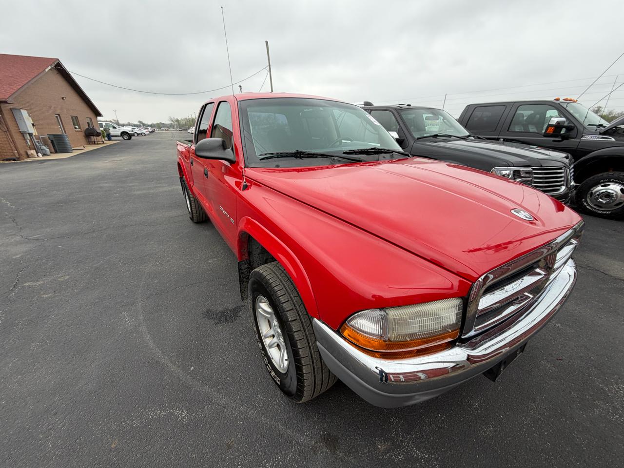 Dodge Dakota Quad Cab 131" WB 4WD SLT 2002