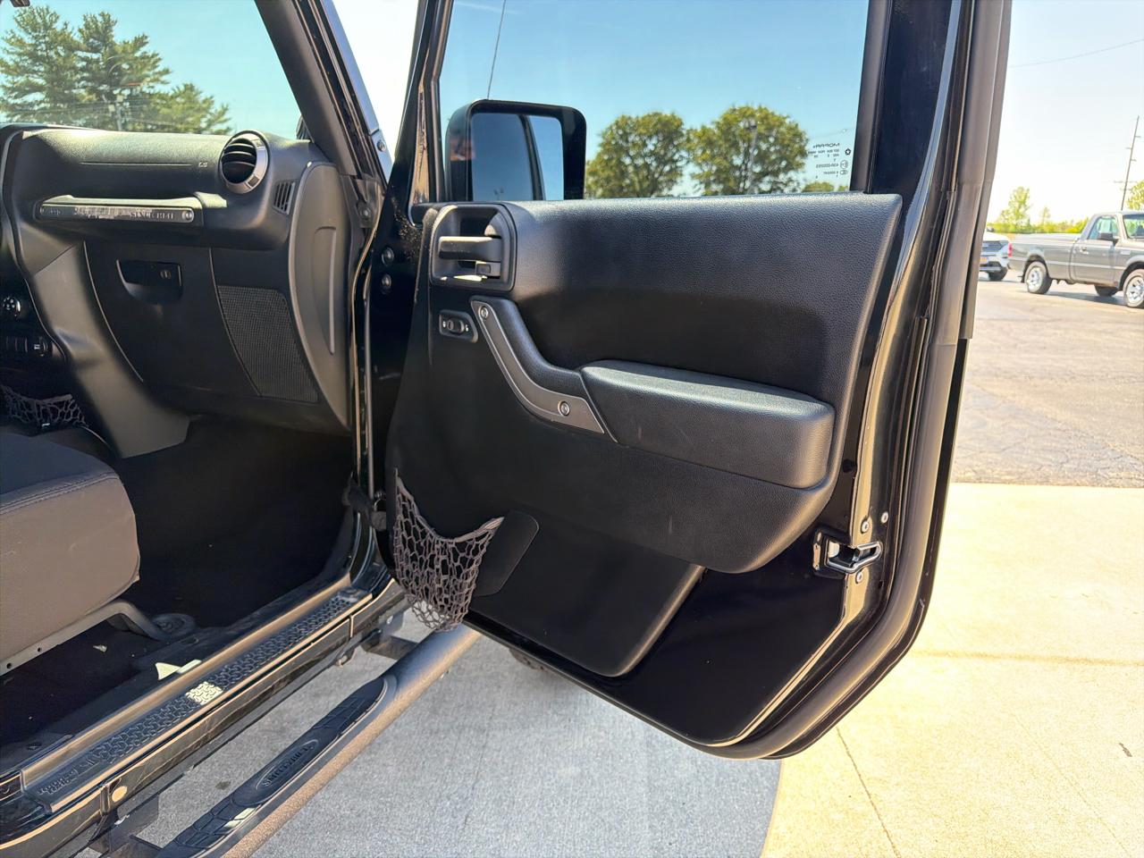 Jeep Wrangler Unlimited 4WD 4dr Sport 2013