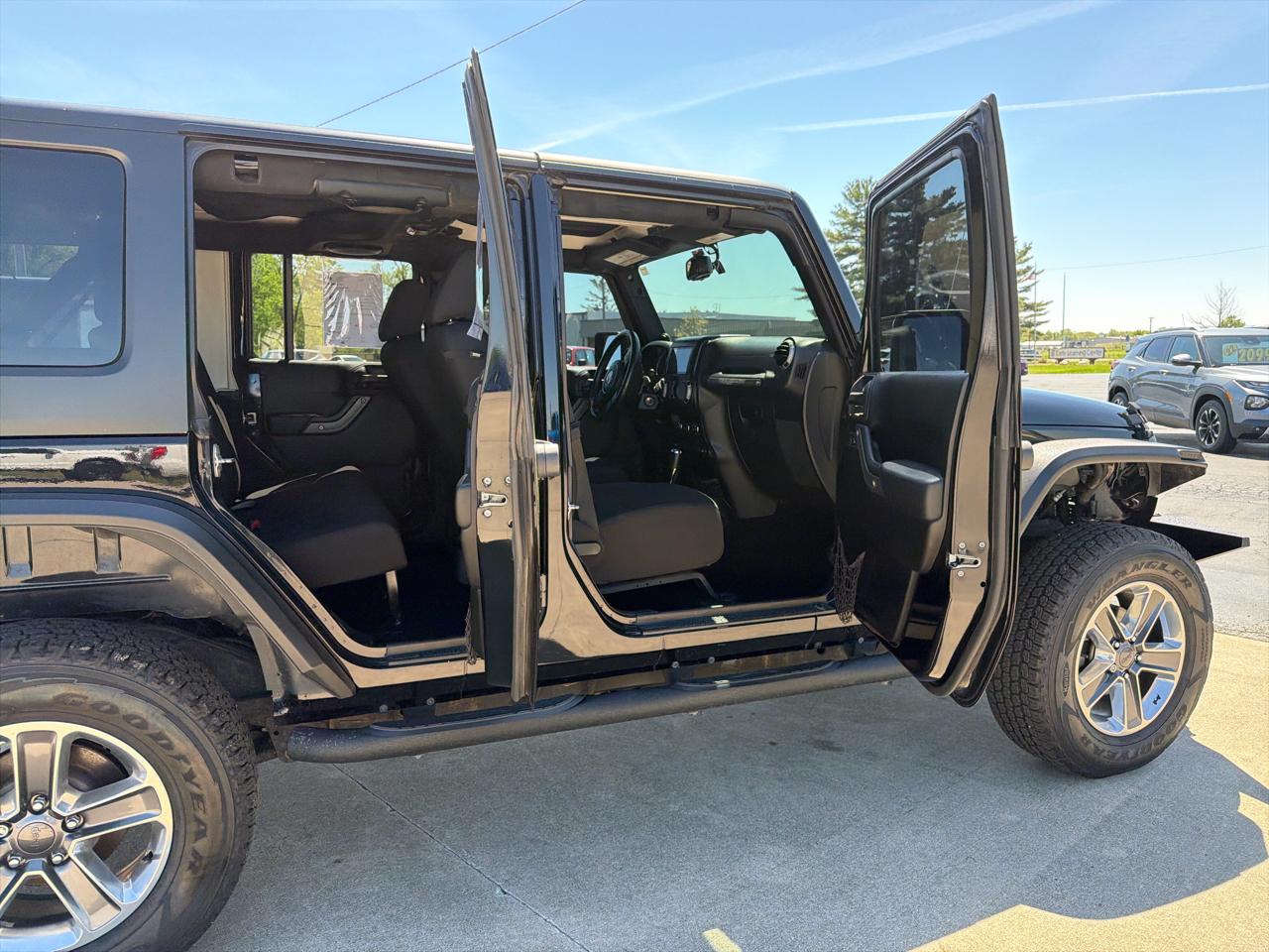 Jeep Wrangler Unlimited 4WD 4dr Sport 2013