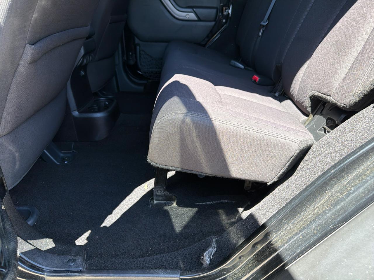 Jeep Wrangler Unlimited 4WD 4dr Sport 2013