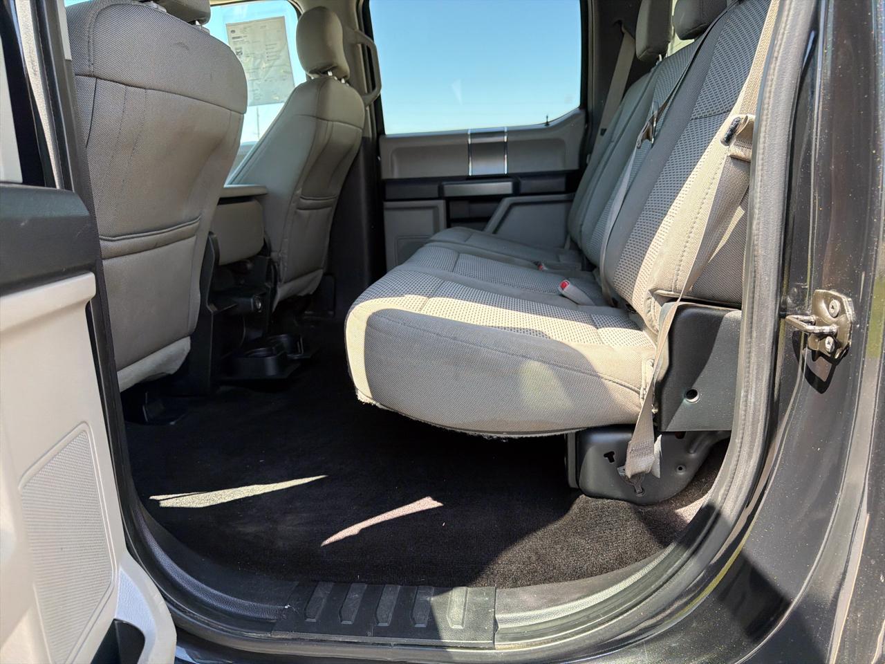 Ford F-150 4WD SuperCrew 145" Lariat 2015