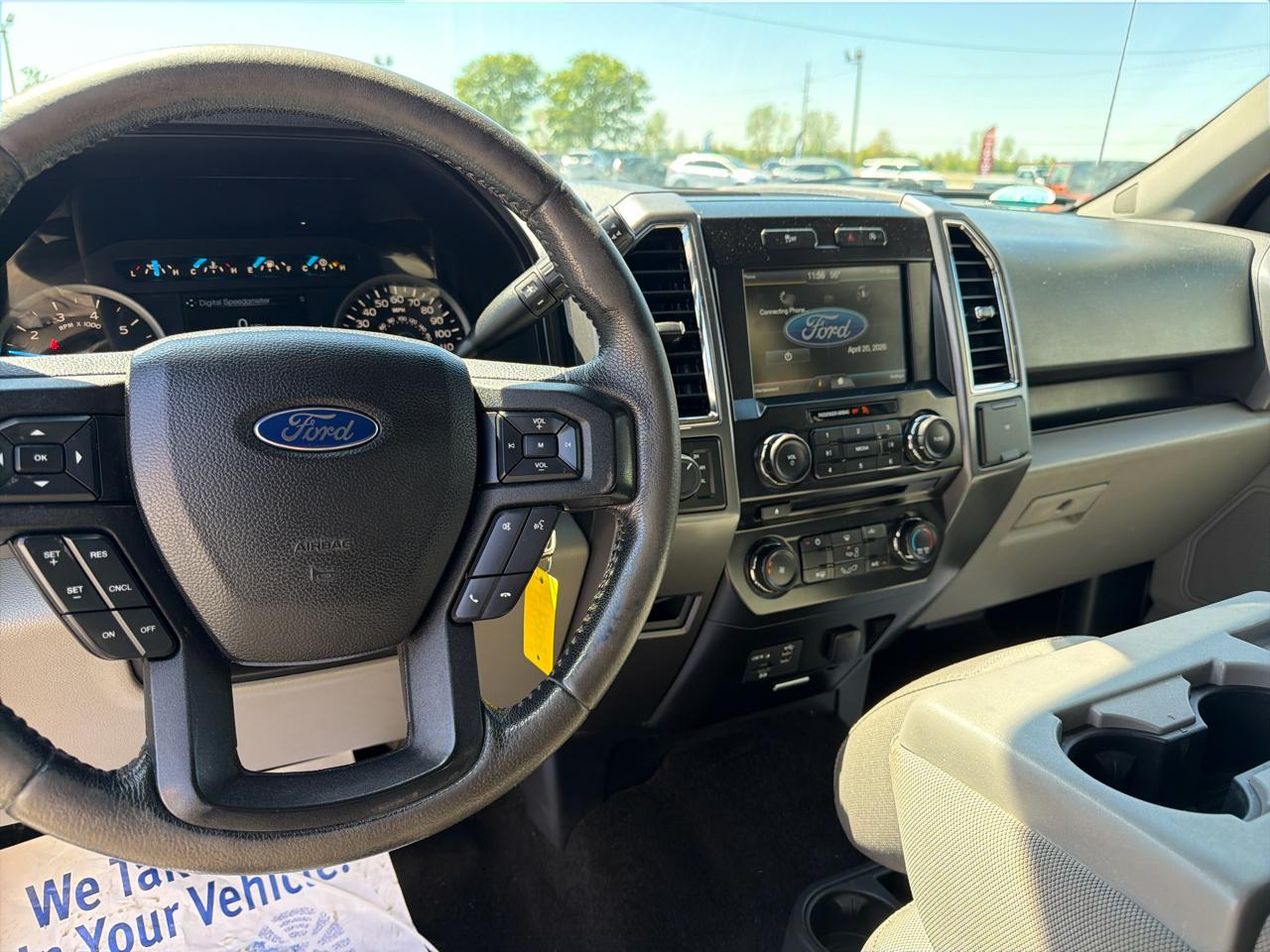 Ford F-150 4WD SuperCrew 145" Lariat 2015