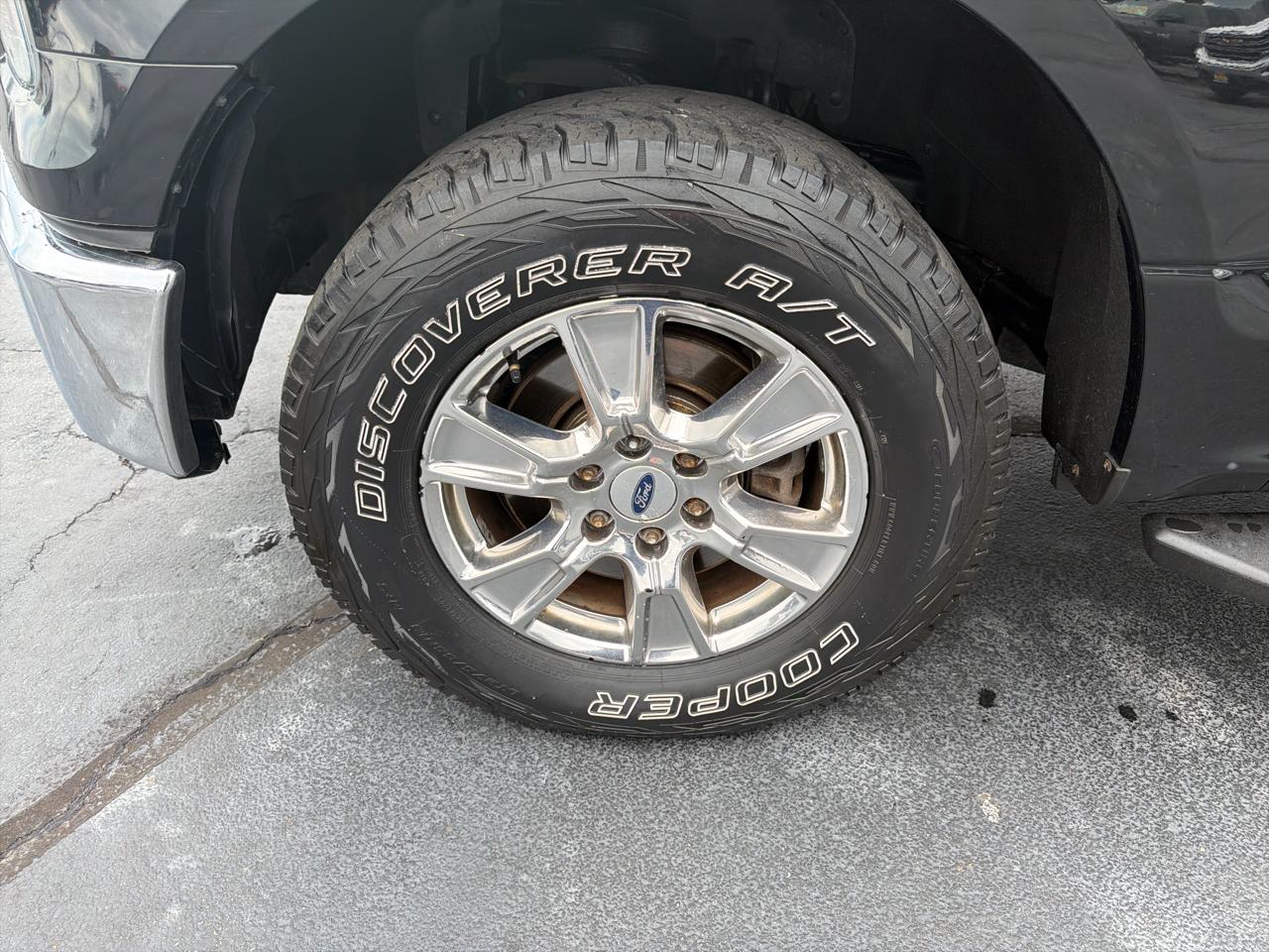 Ford F-150 4WD SuperCrew 145" Lariat 2015