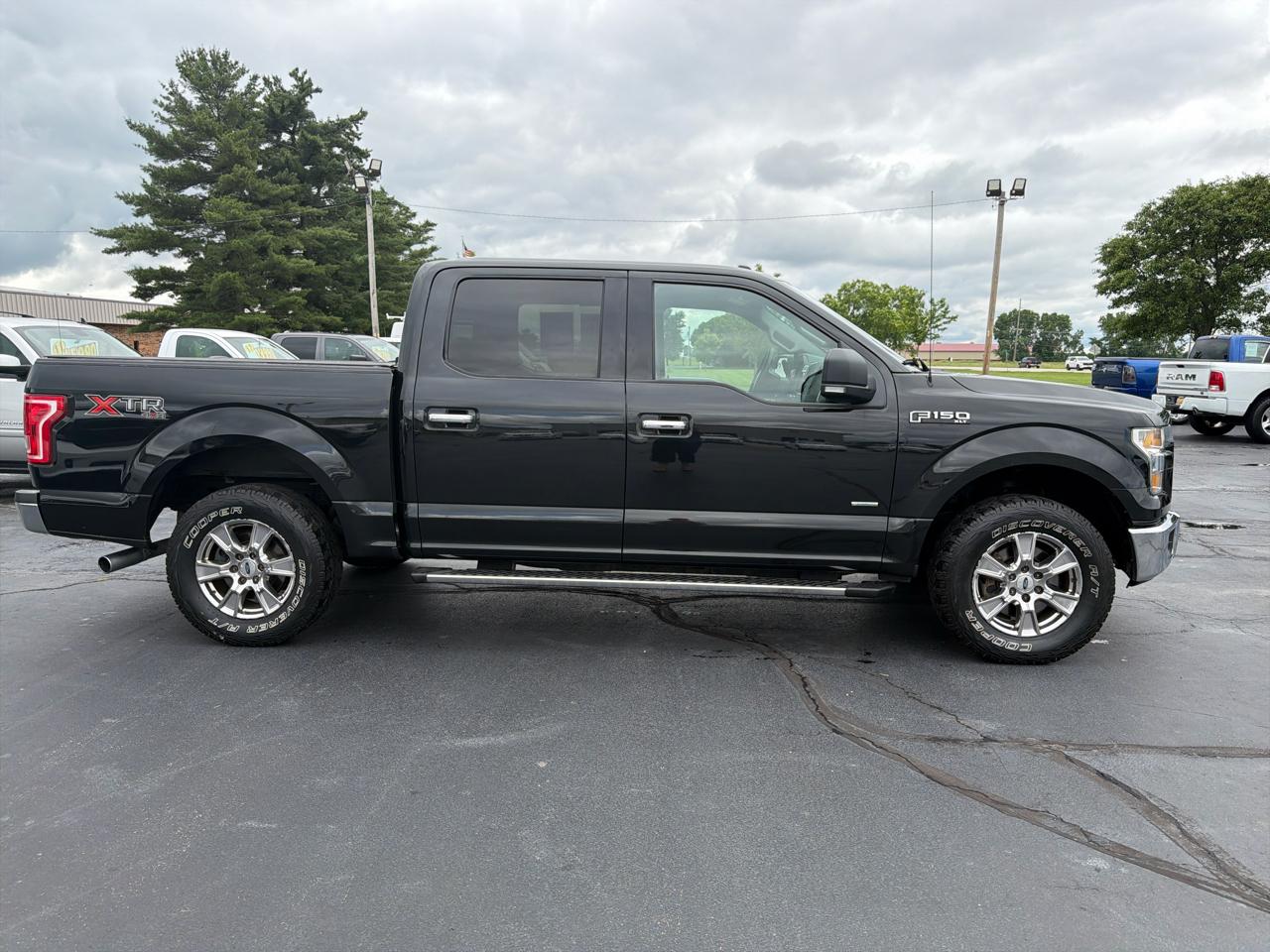 Ford F-150 4WD SuperCrew 145" Lariat 2015