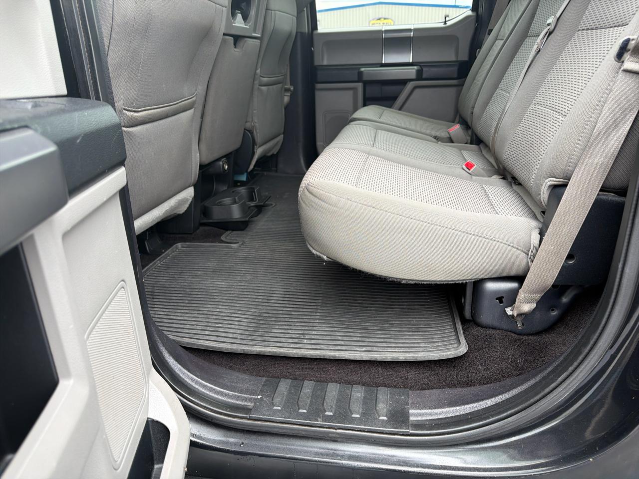 Ford F-150 4WD SuperCrew 145" Lariat 2015