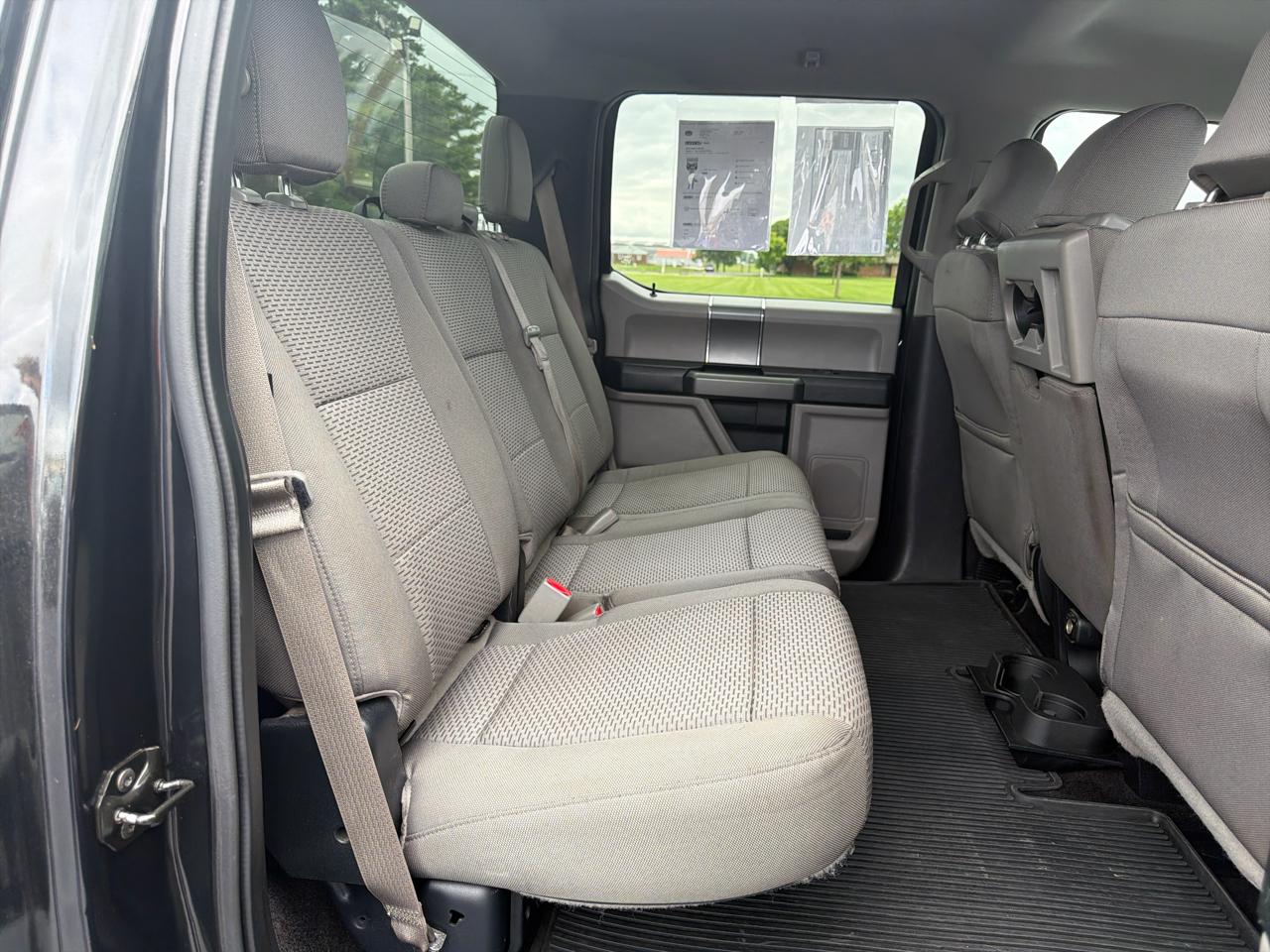 Ford F-150 4WD SuperCrew 145" Lariat 2015