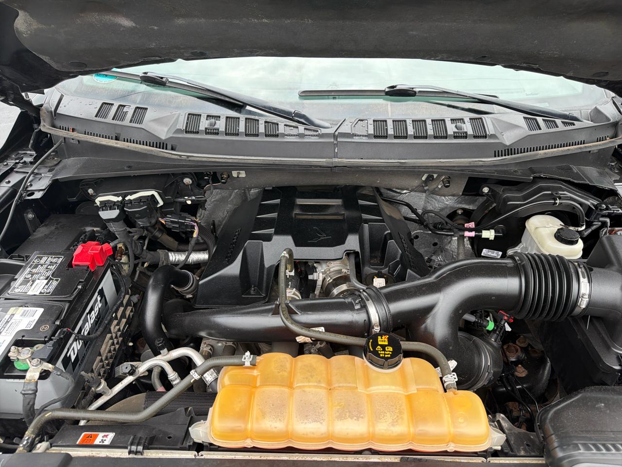 Ford F-150 4WD SuperCrew 145" Lariat 2015