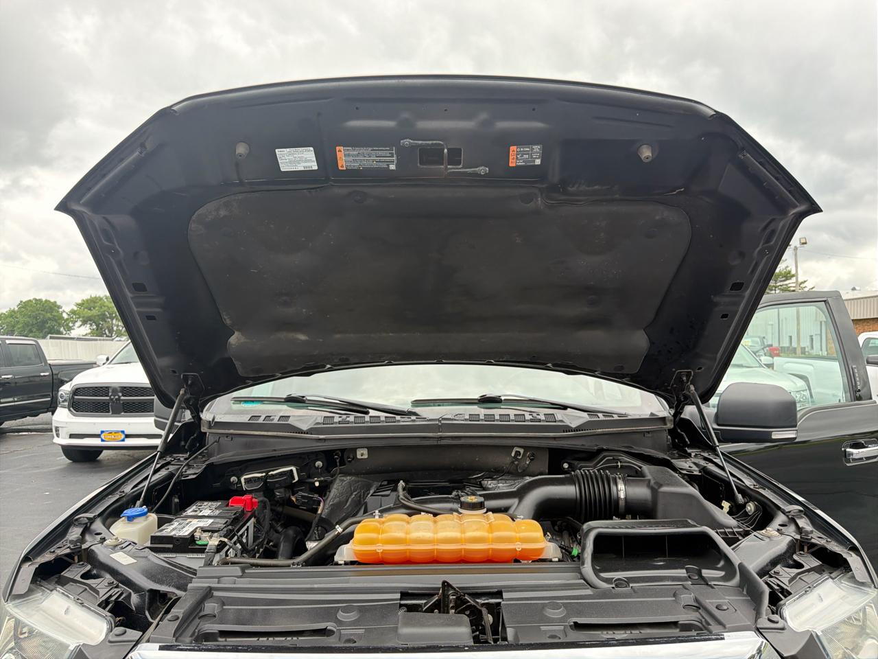Ford F-150 4WD SuperCrew 145" Lariat 2015