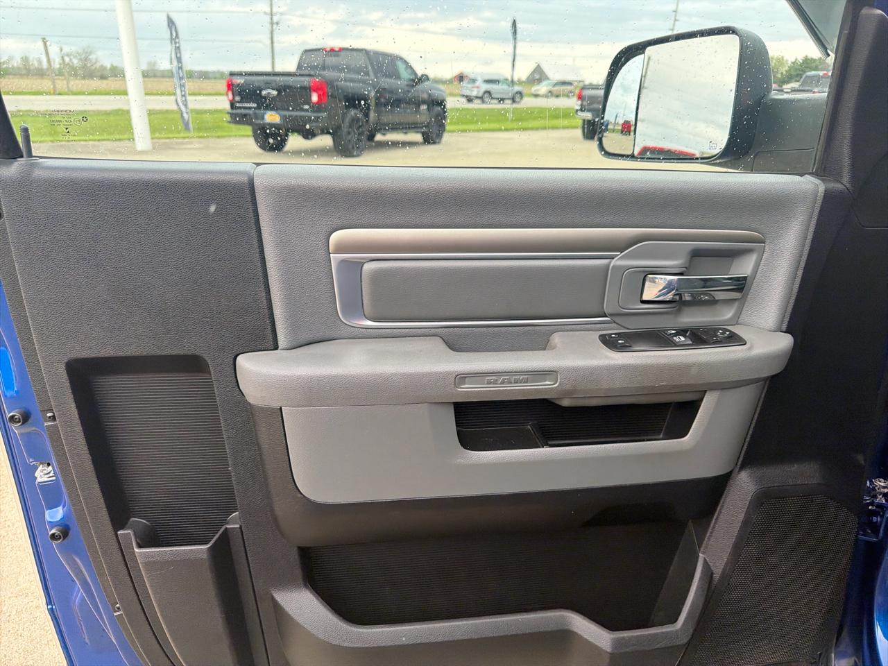 RAM 1500 4WD Reg Cab 120.5" Express 2014