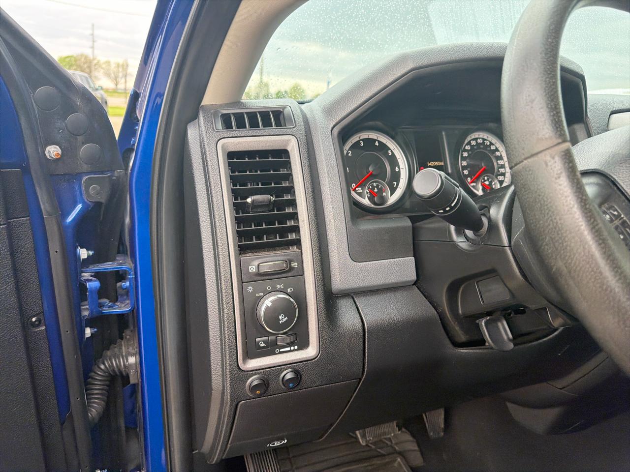 RAM 1500 4WD Reg Cab 120.5" Express 2014