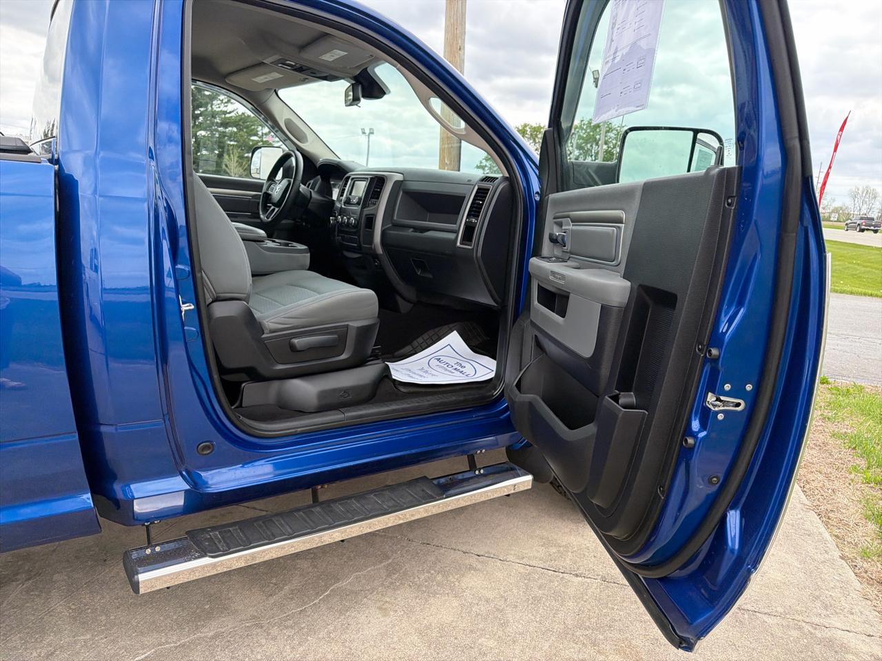 RAM 1500 4WD Reg Cab 120.5" Express 2014