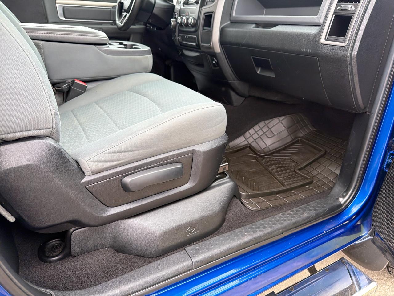 RAM 1500 4WD Reg Cab 120.5" Express 2014