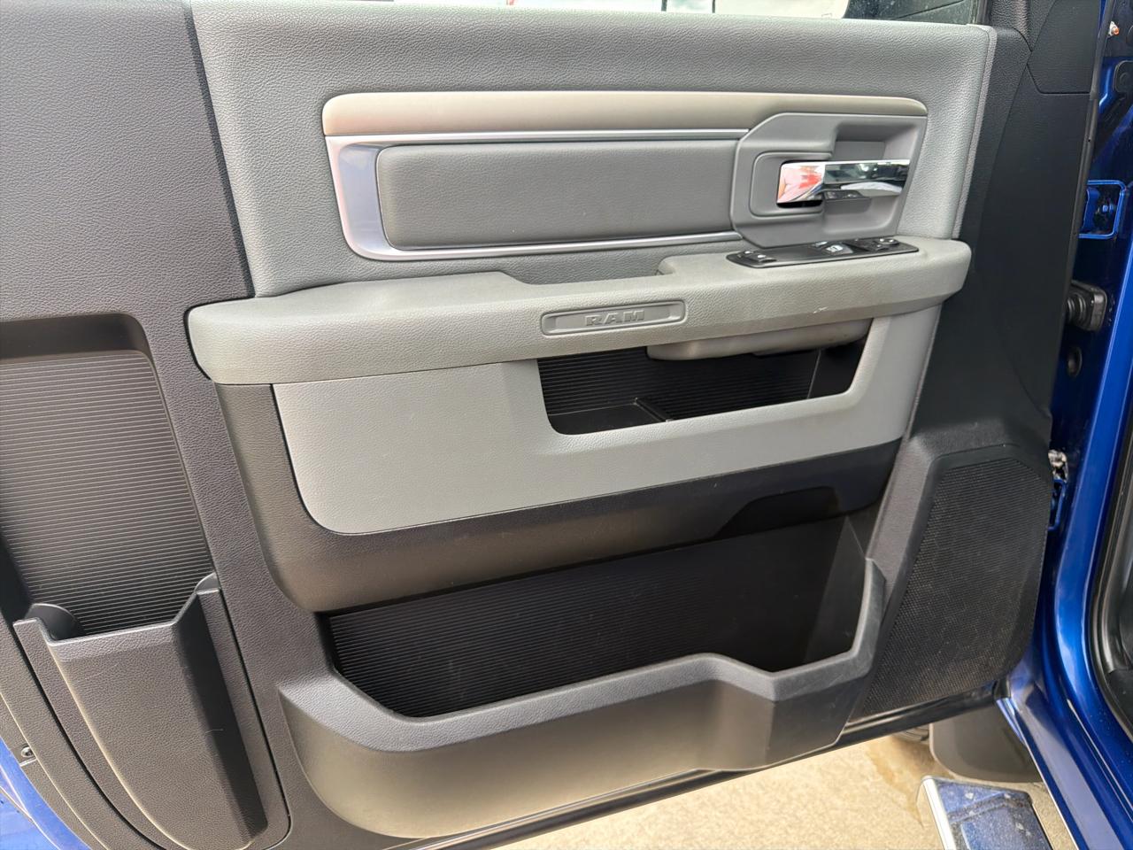 RAM 1500 4WD Reg Cab 120.5" Express 2014