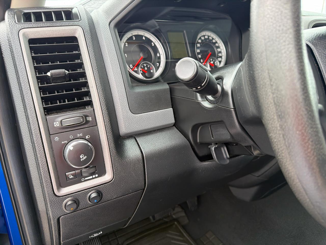 RAM 1500 4WD Reg Cab 120.5" Express 2014