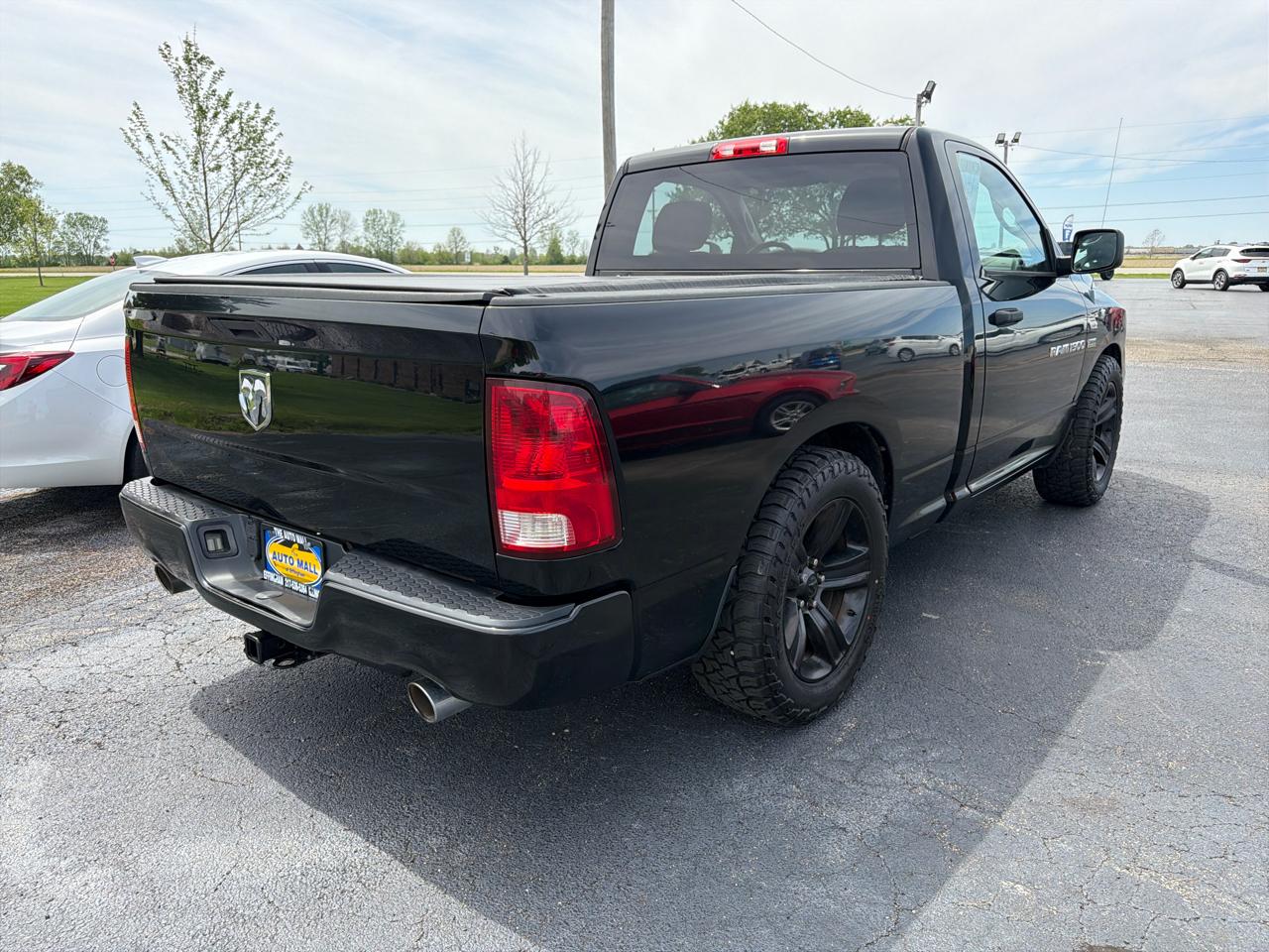RAM 1500 2WD Reg Cab 120.5" Express 2012