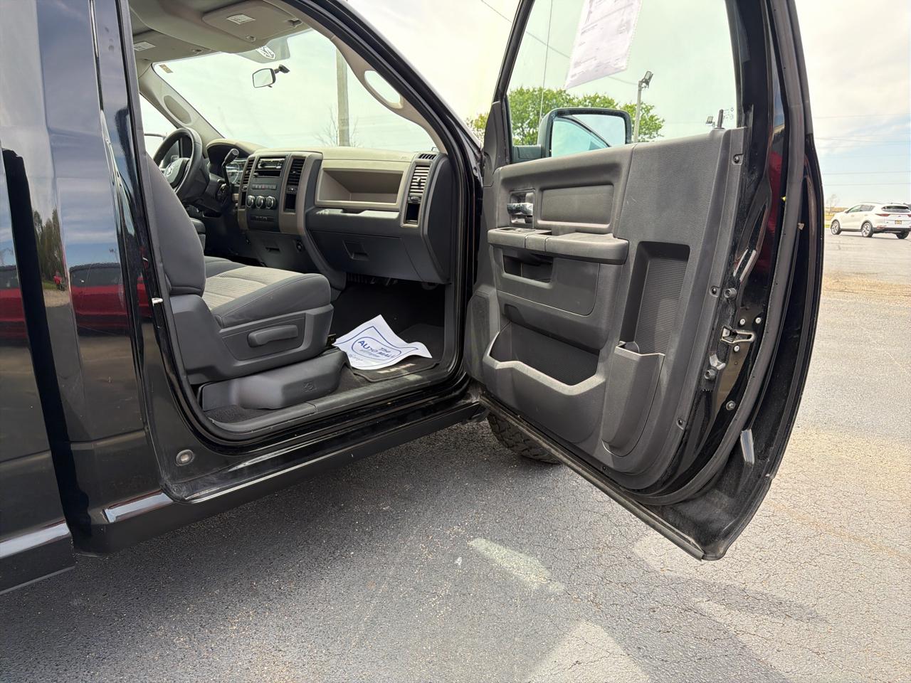 RAM 1500 2WD Reg Cab 120.5" Express 2012